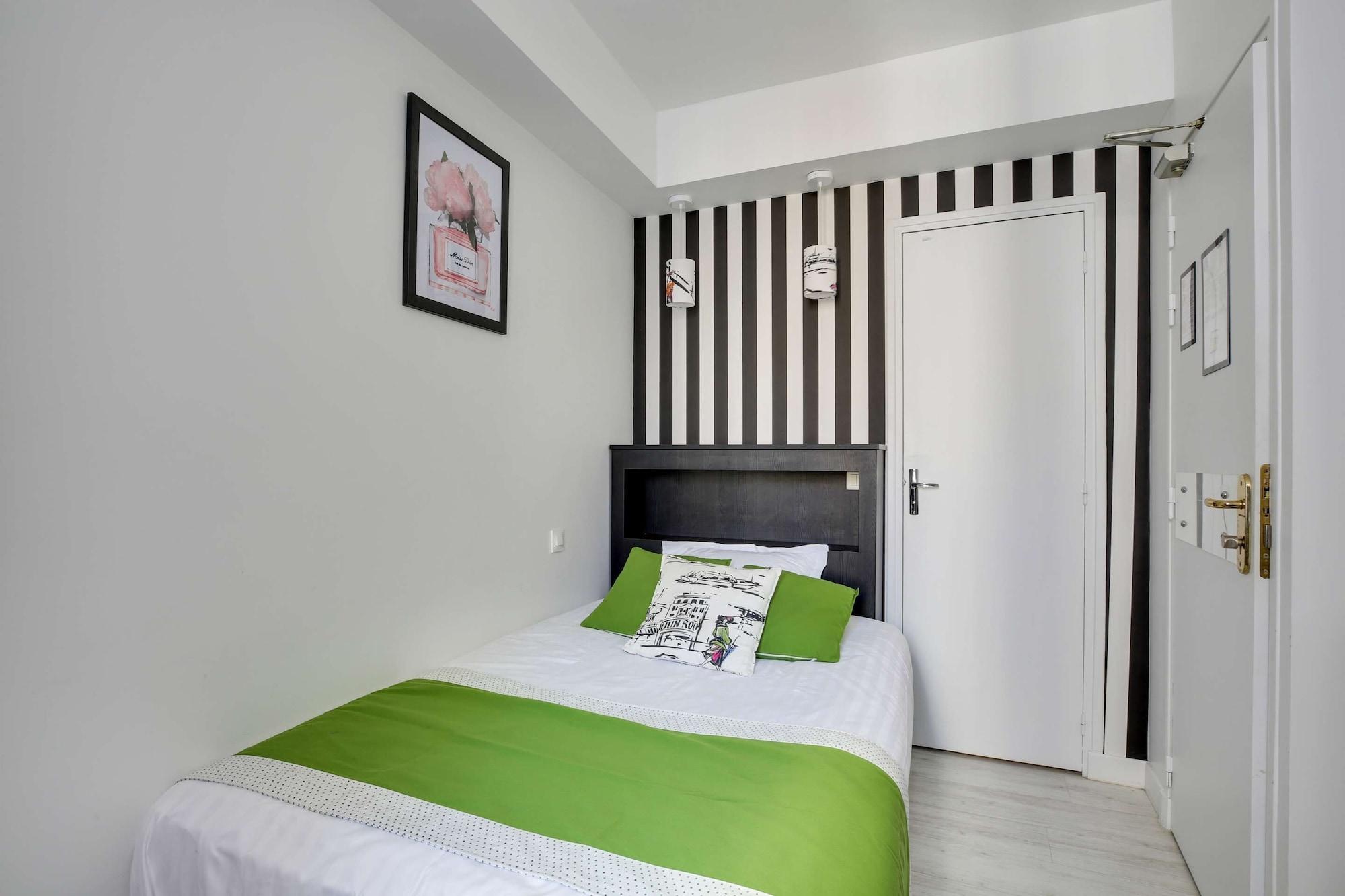 Hotel Riviera Elysees Париж Экстерьер фото