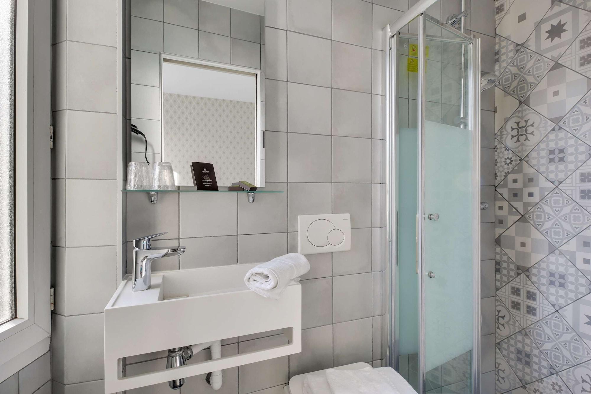 Hotel Riviera Elysees Париж Экстерьер фото