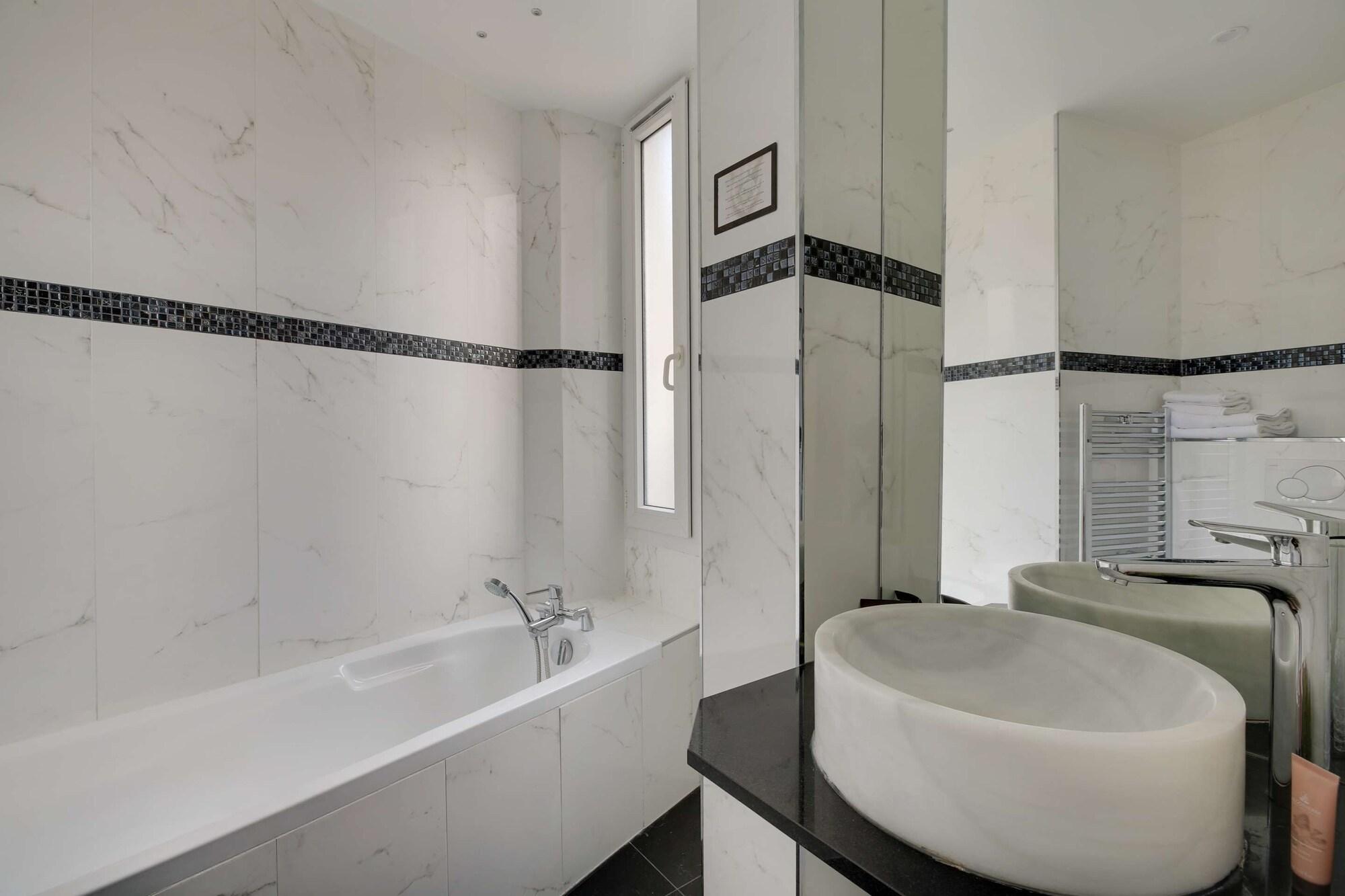 Hotel Riviera Elysees Париж Экстерьер фото