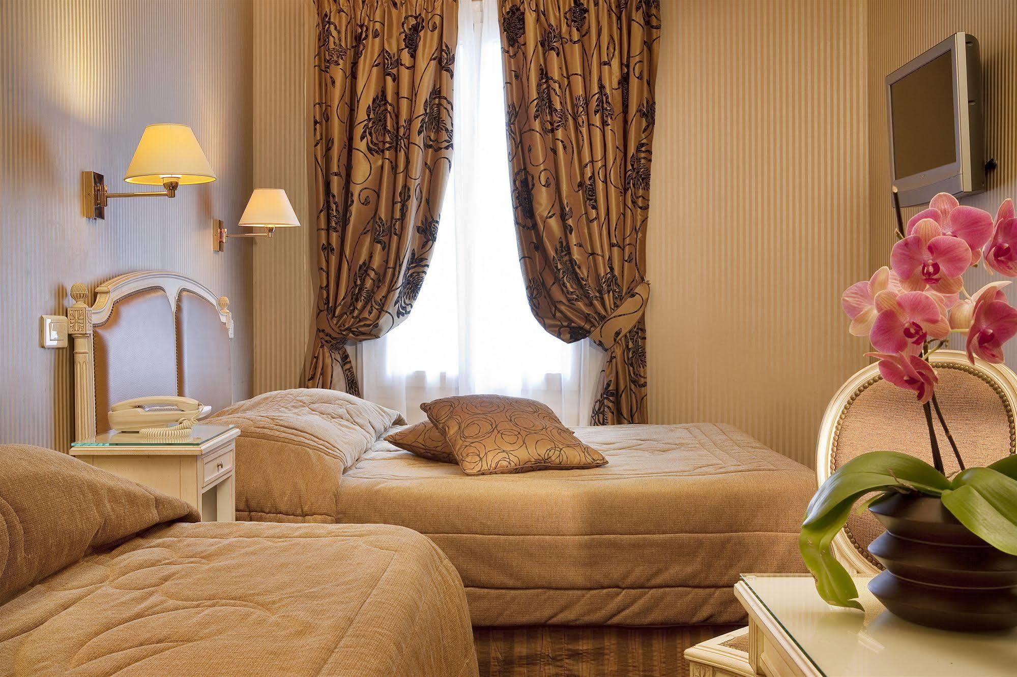 Hotel Riviera Elysees Париж Экстерьер фото